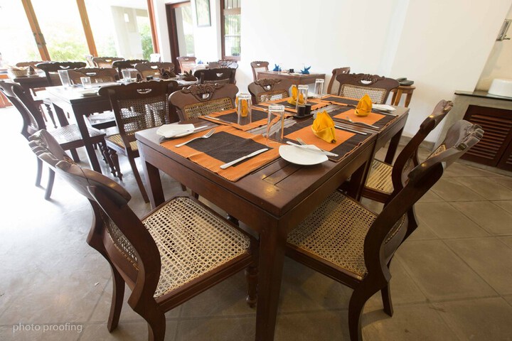 Dining 19 of 29
