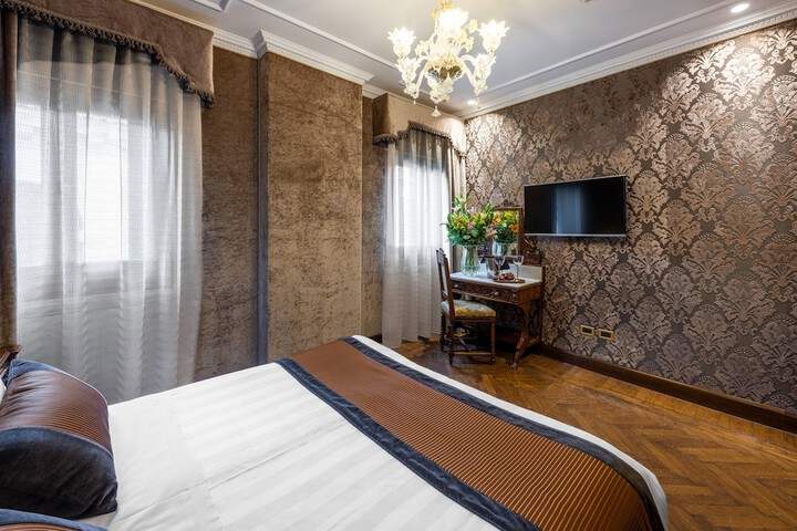Room 19 of 41