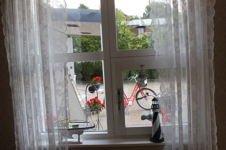 Room 5 of 28