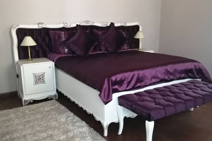 Room 9 of 47