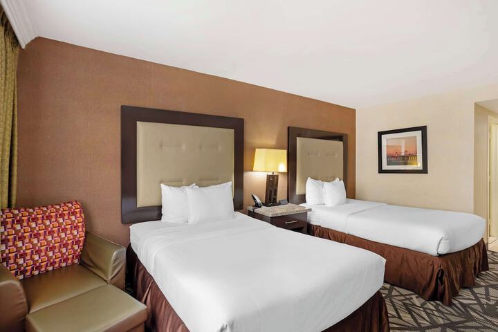 2 Double Beds High Speed Internet Accessible Microwave and Refrigerator, Coffee Maker, Hairdryer Iron and Ironing Board Full Breakfast (9 of 9)