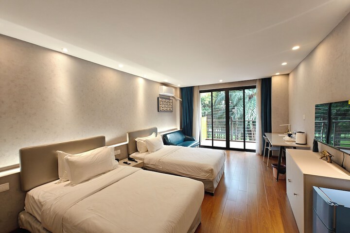 Room 11 of 30