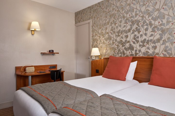 Room 20 of 49