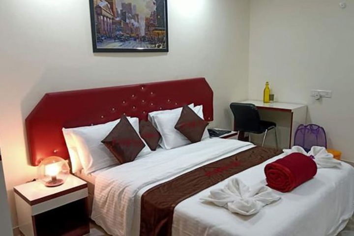 Room 17 of 28