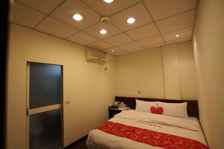 Room 52 of 115