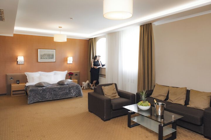 Room 18 of 82