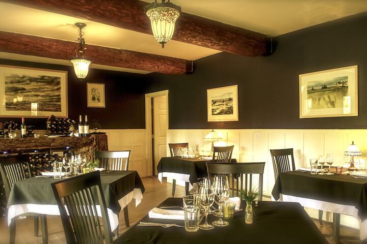 Dining 50 of 86