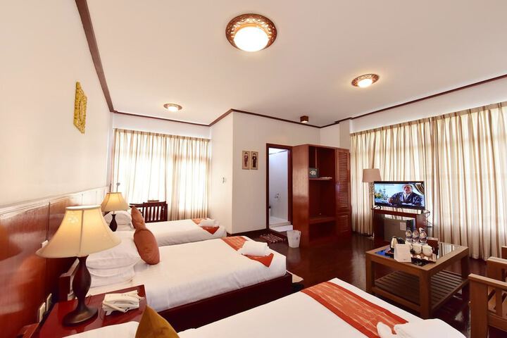 Room 4 of 28