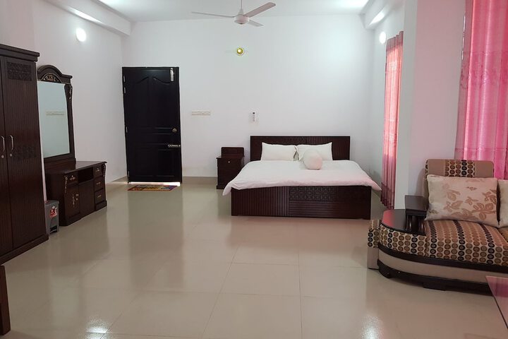 Room 15 of 37