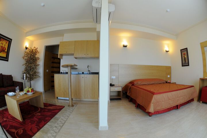 Room 19 of 81