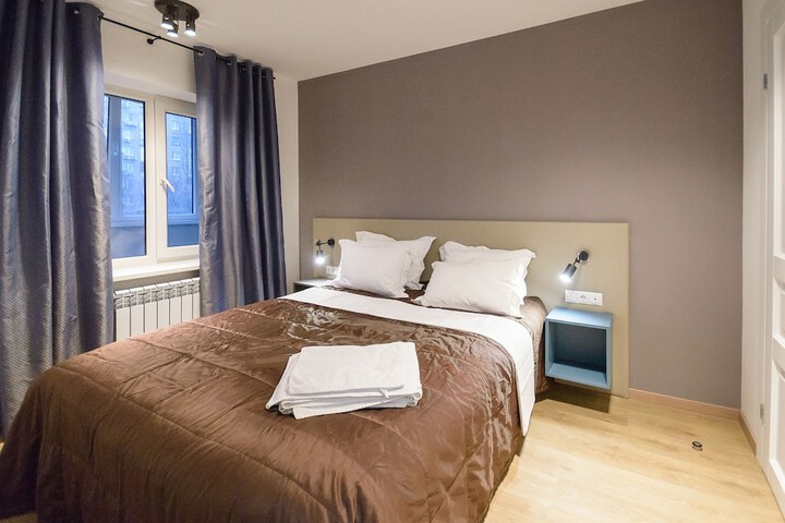 Room 9 of 244