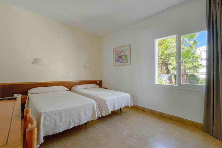 Room 7 of 61