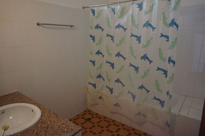 Room 18 of 28