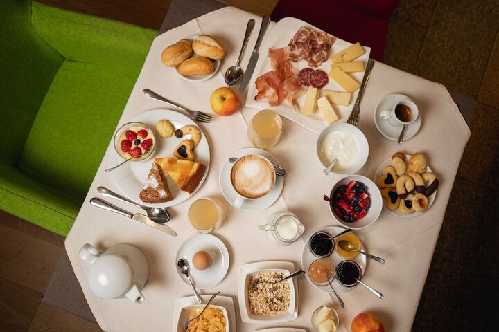Breakfast/Coffee Service 24 of 38