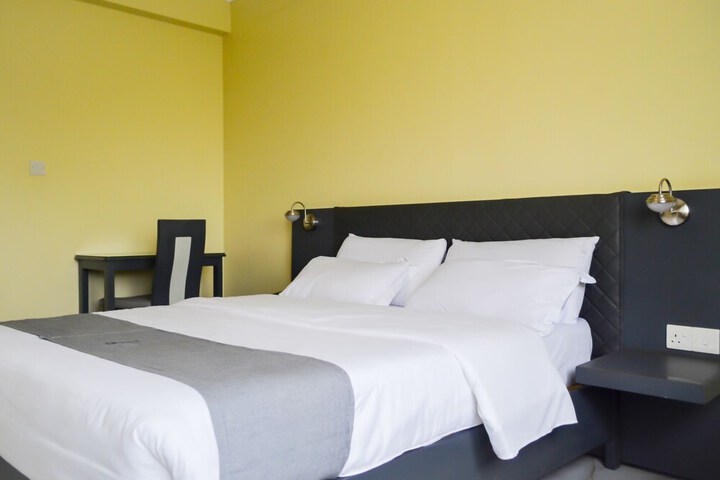 Room 8 of 37