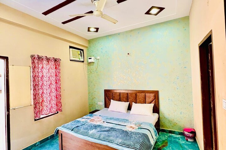 Room 21 of 27