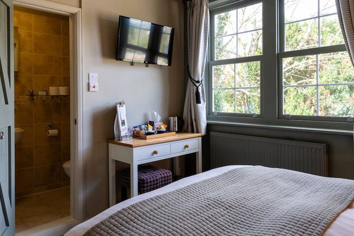Room 32 of 63