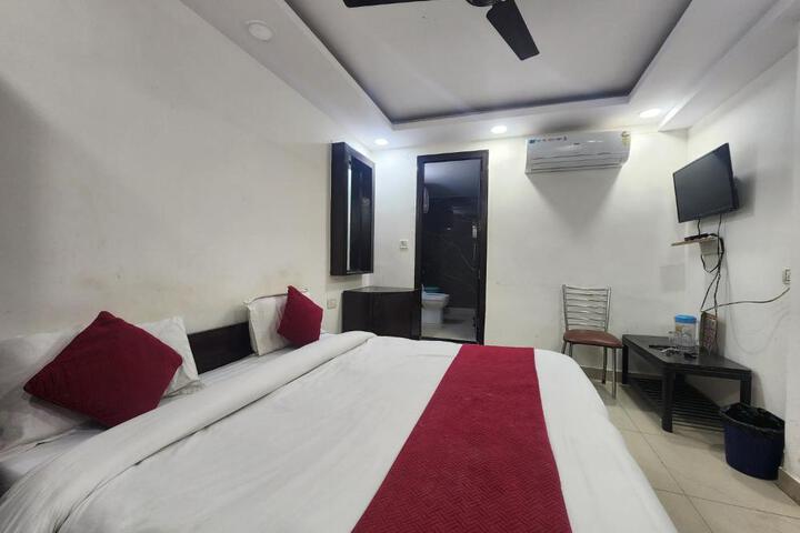 Satyam Hotel