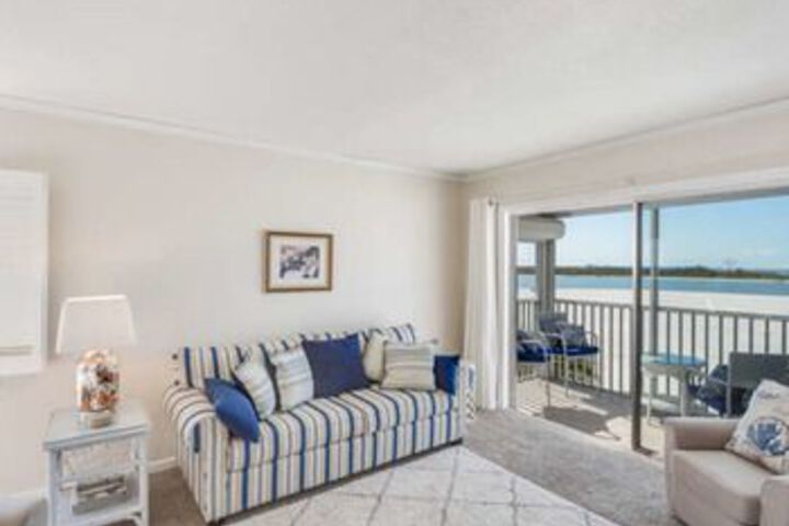 Photo of Castle Beach 401 by RedAwning