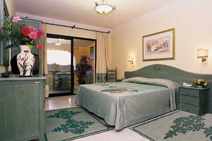Room 3 of 6
