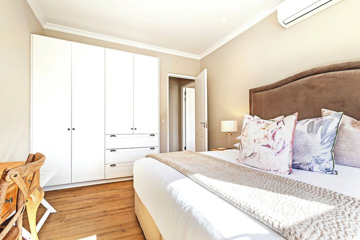 Room 46 of 220