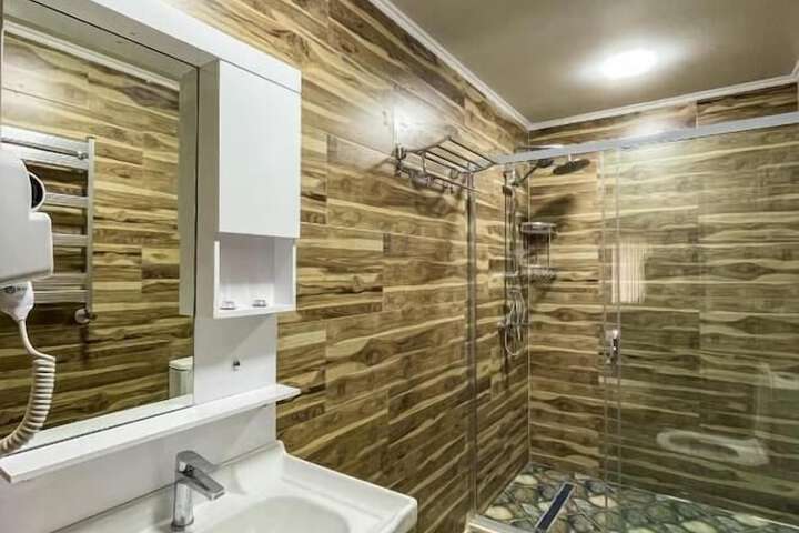 Room 14 of 20