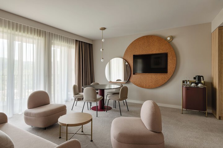 Room 29 of 153