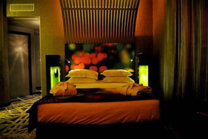 Room 17 of 36
