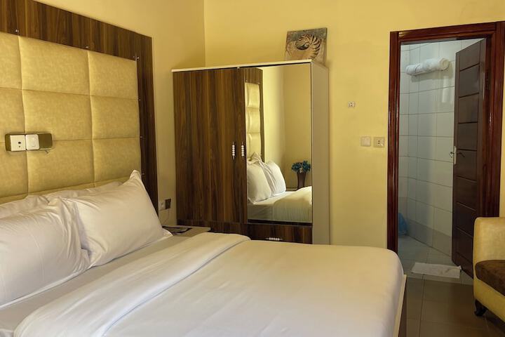 Room 78 of 124