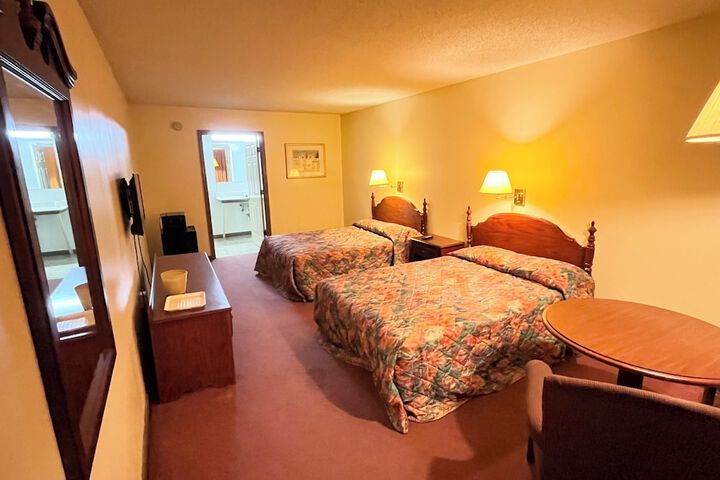 2 Double Beds (5 of 7)