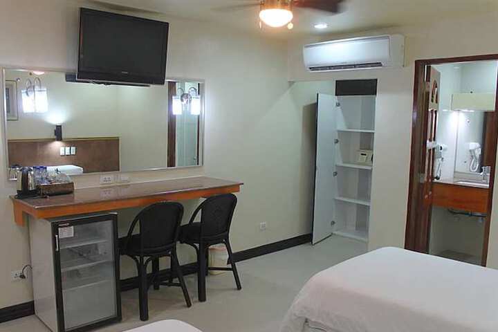 Room 30 of 65