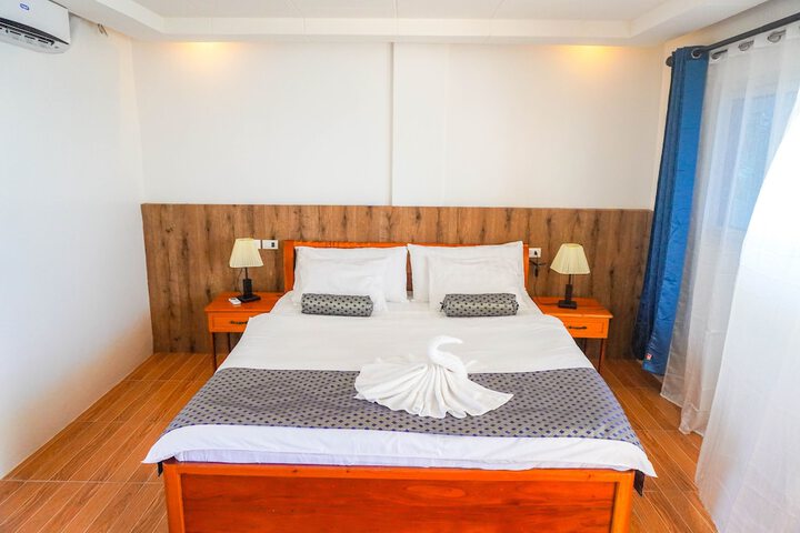Room 4 of 42