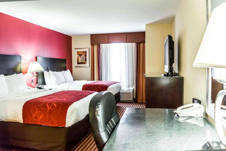 1 King Bed Suite (8 of 9)