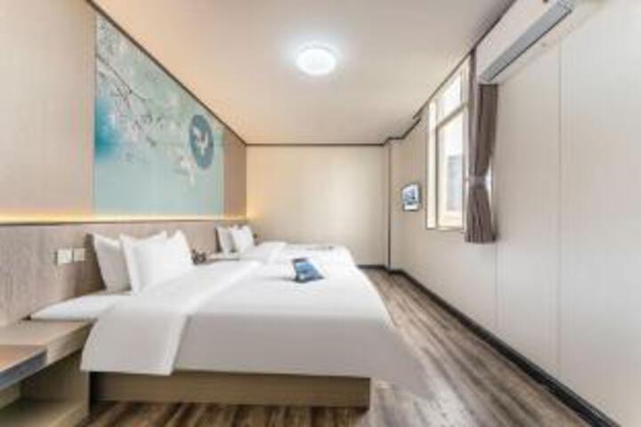 Room 5 of 5