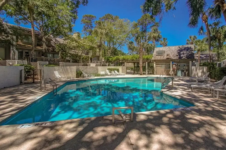 Pool 13 of 24