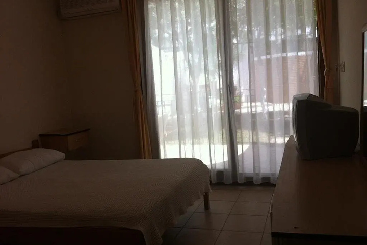 Room 13 of 14