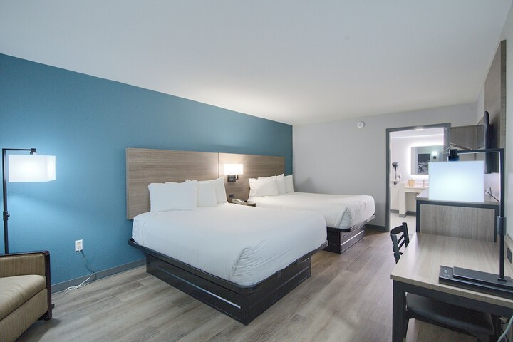 Room 12 of 77