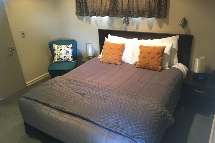 Room 7 of 37
