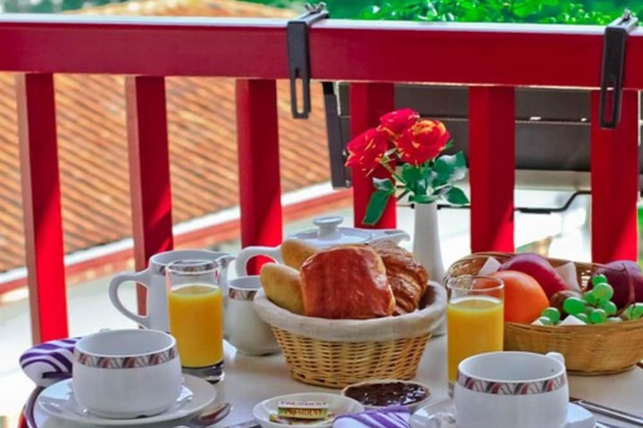 Breakfast/Coffee Service 17 of 23