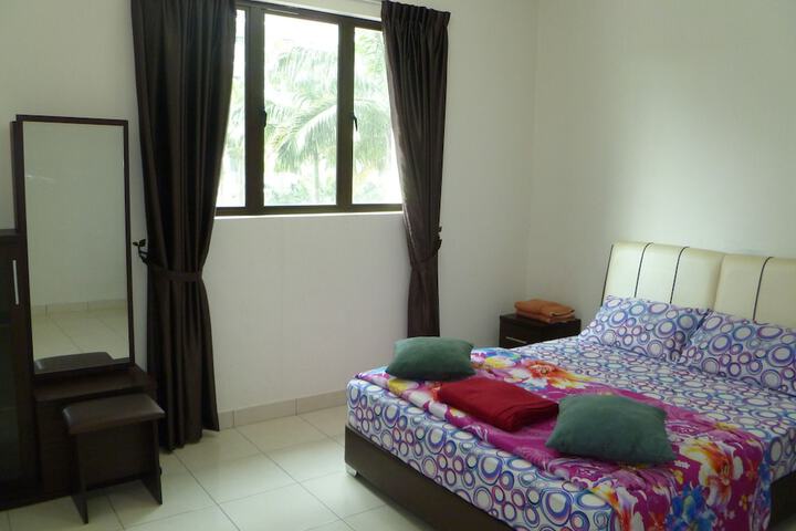 Room 8 of 47