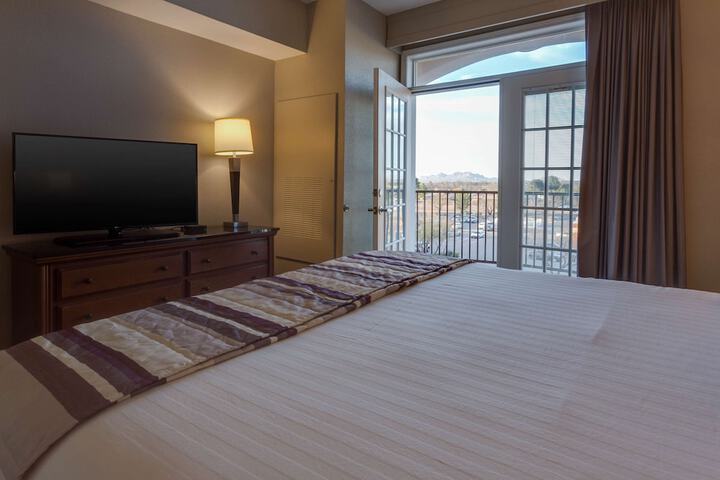 Room 9 of 43