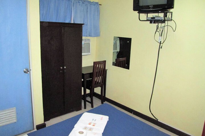 Room 4 of 23