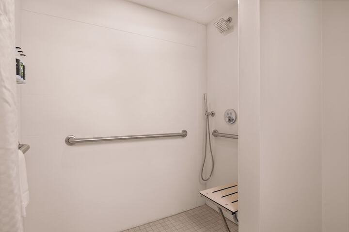 Room 27 of 45