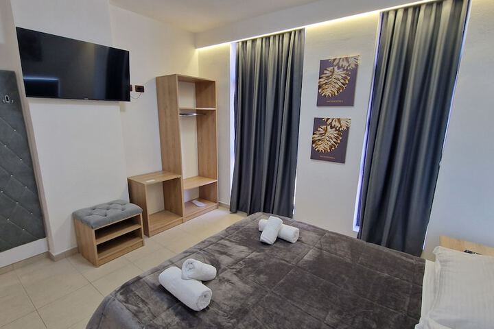 Room 26 of 65