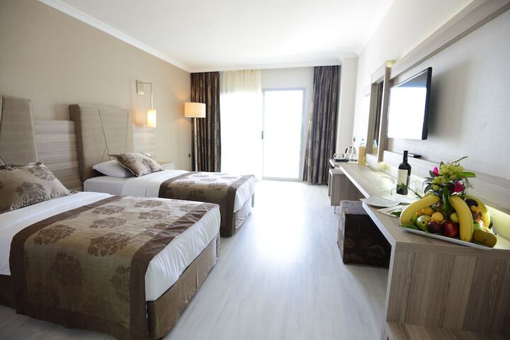 Room 4 of 50