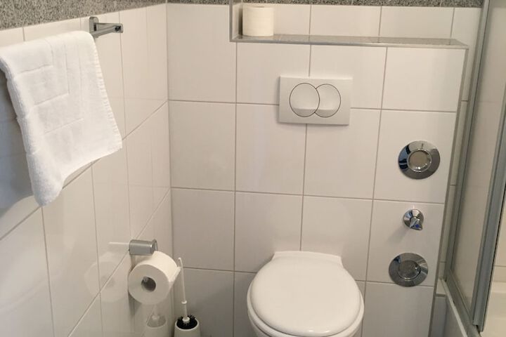 Room 14 of 32