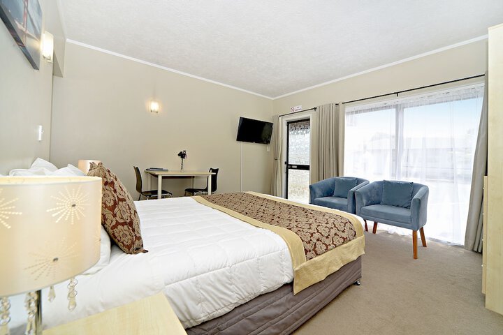 Room 6 of 34