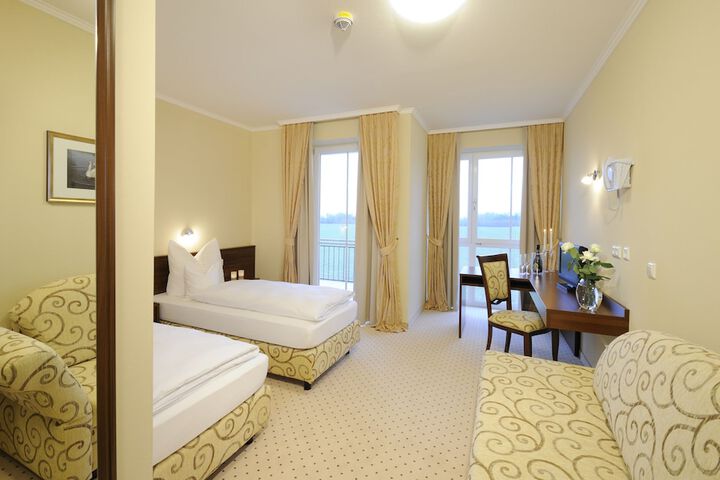 Room 15 of 66