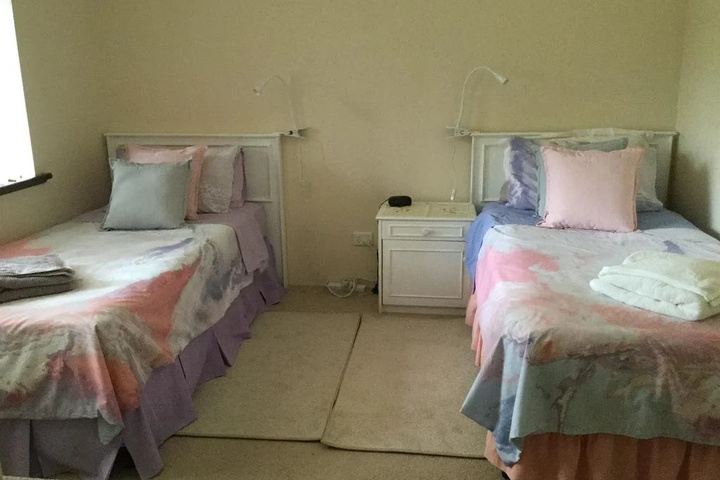 Room 5 of 12