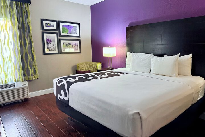 1 King Bed (21 of 21)